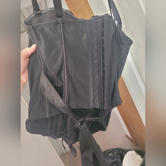 Cacique Black and Silver Corset Top - Picture 2 of 2